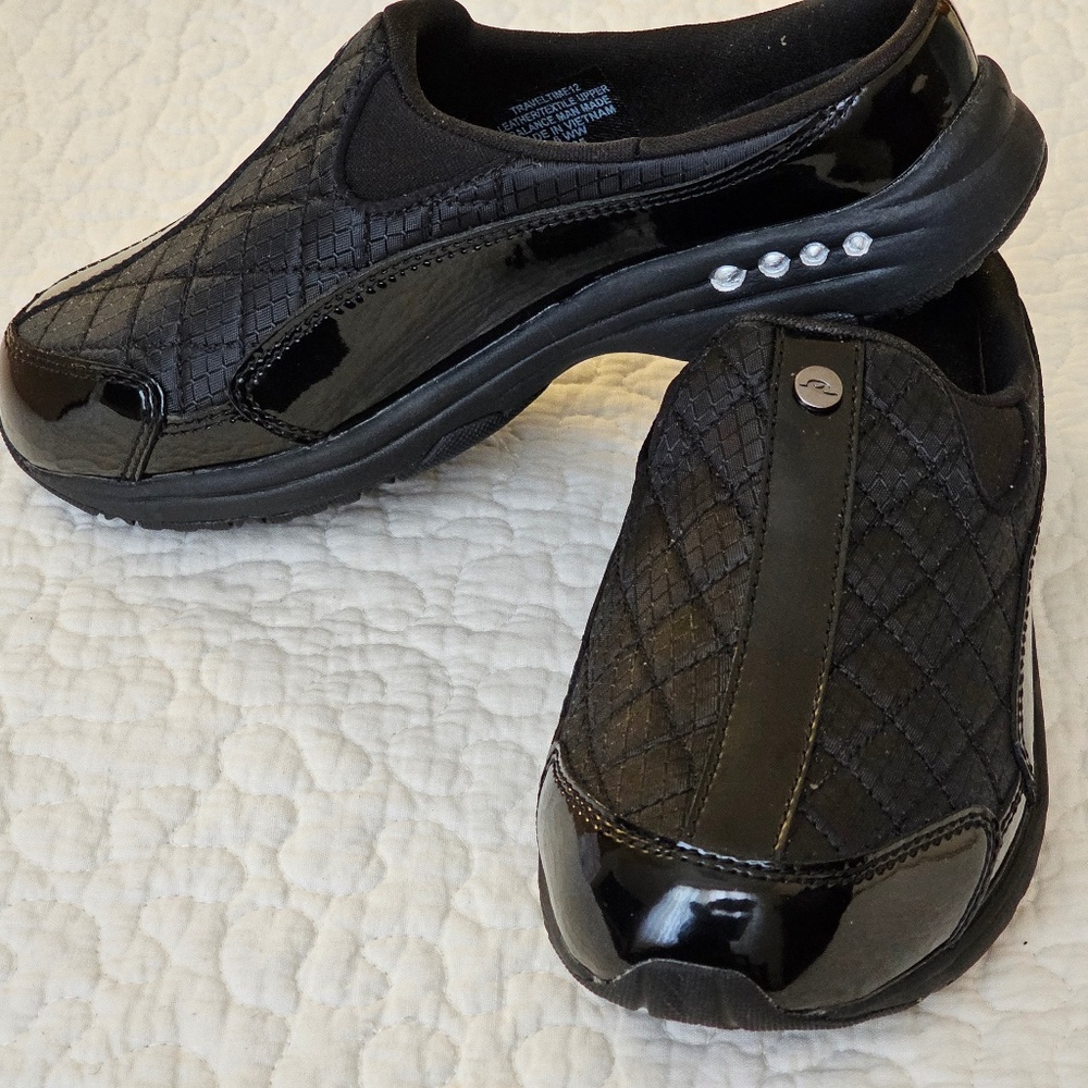 Easy Spirit Clogs - NEW in Box! 6WW